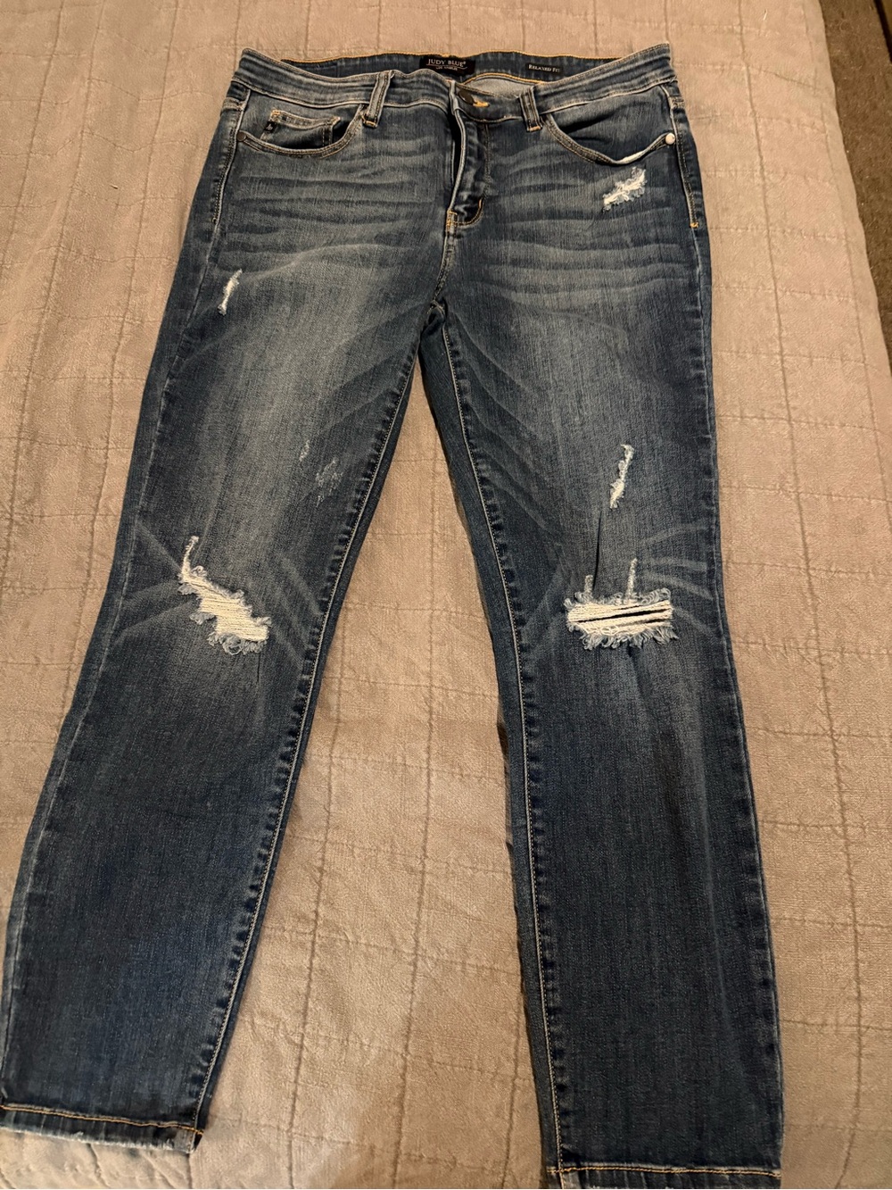 Judy Blue Distressed relaxed fit 13/31